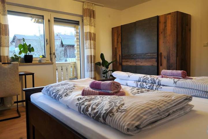 Apartamento inteiro, Bachoase Bischofsmais A - A holiday apartment by the stream in the heart of the Bavarian Forest in Bischofsmais, Baviera Oriental