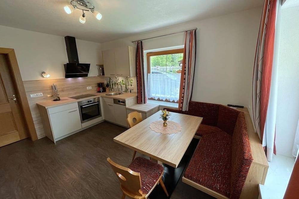 Ganze Wohnung, Ferienwohnung 2 - Haus Sonja in Heiligenblut, Oberkärnten