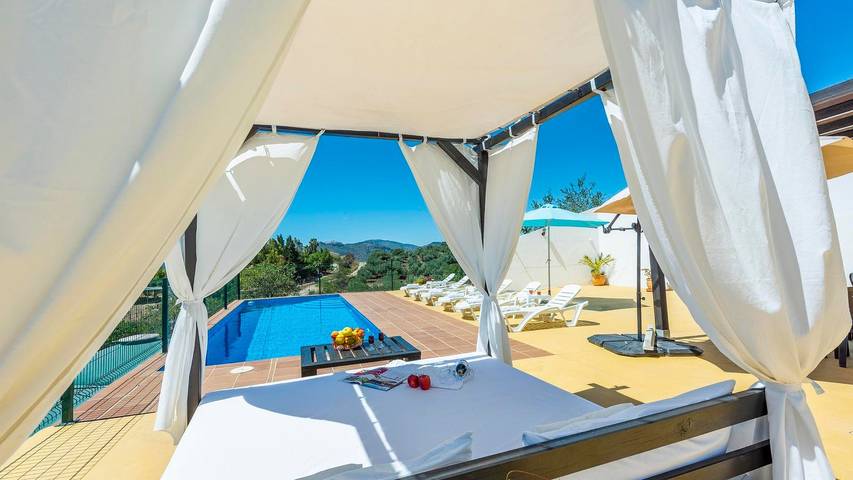 Villa pour 14 personnes, avec piscine à El Borge