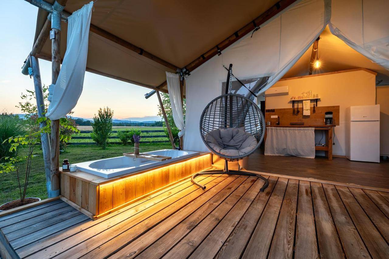 Glamping Kolpa Resort in Möttling, Slowenien