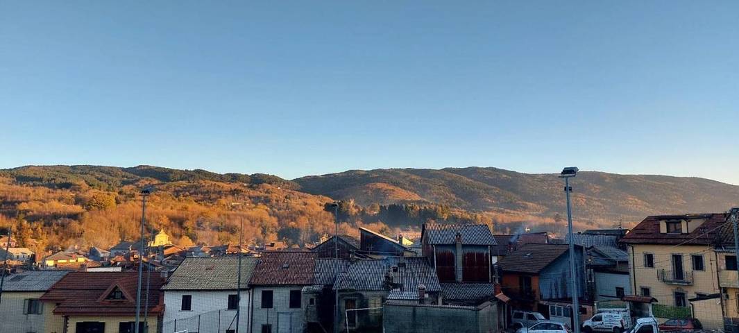 Location de vacances pour 2 personnes, avec terrasse ainsi que vue et jardin à Serra San Bruno - 3