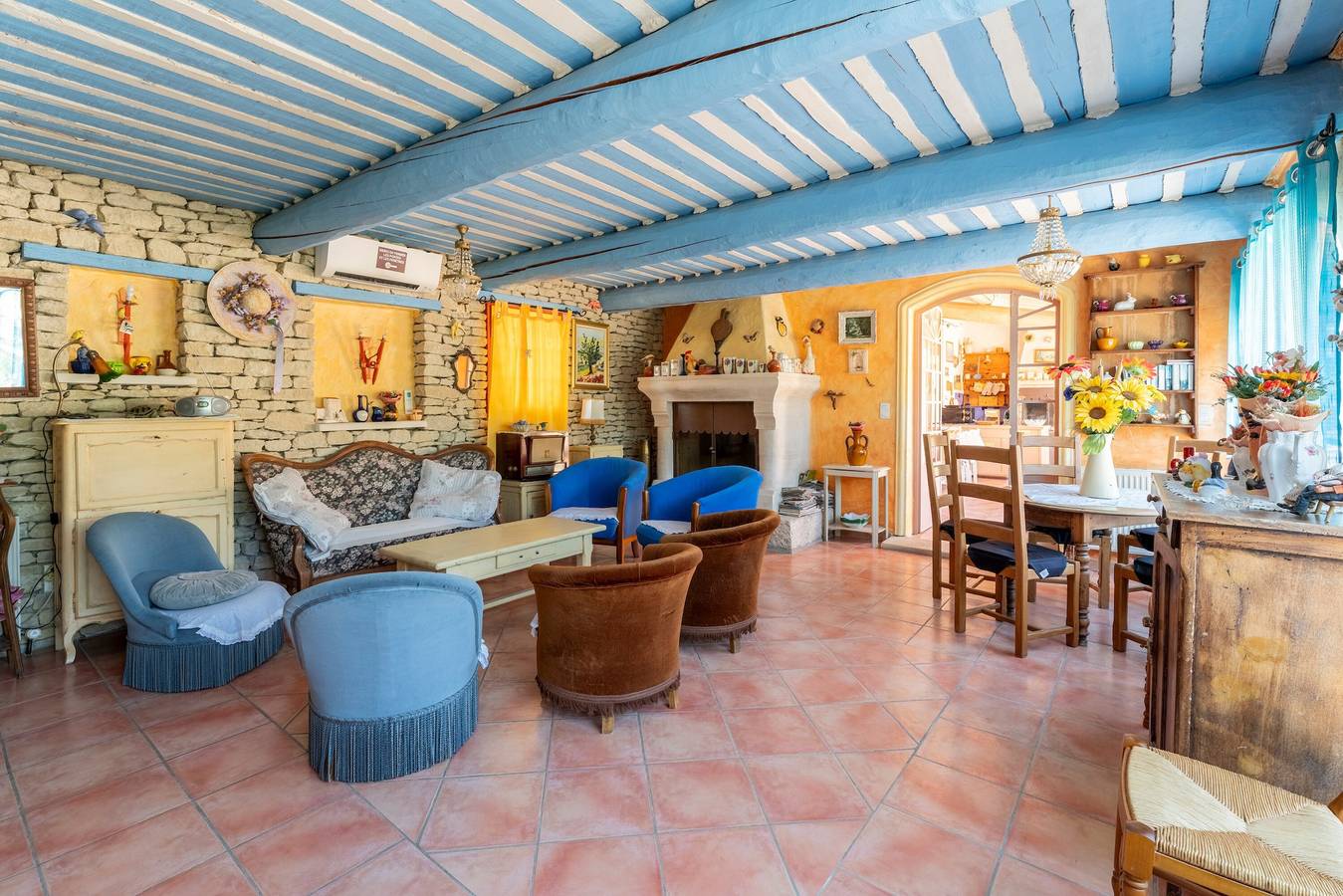 Villa 'Bastide Les Basses Royères' mit Bergblick, Wlan und Klimaanlage in Robion, Regionaler Naturpark Luberon