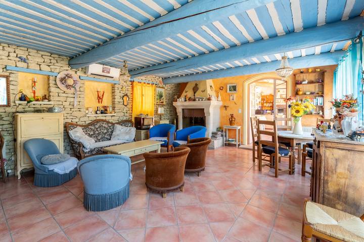 Location de vacances pour 10 personnes, avec jardin à Robion - 4