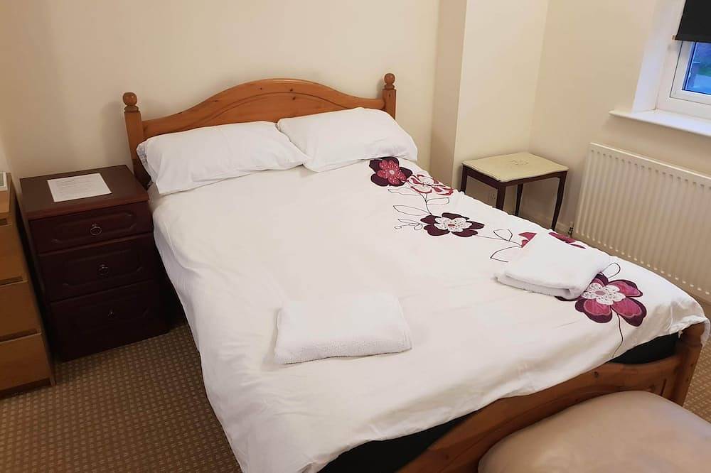 Prenton 1 Double Room near Liverpool in Merseyside