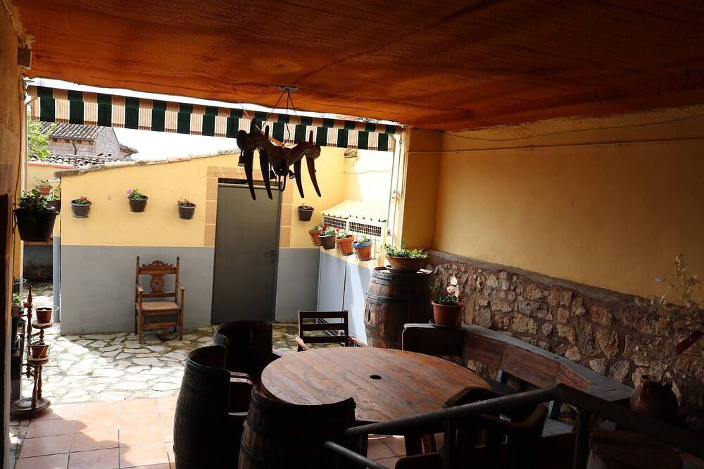 Casa antigua con todas las comodidades de hoy y poder disfrutar in Santa María del Campo, Provincia de Burgos