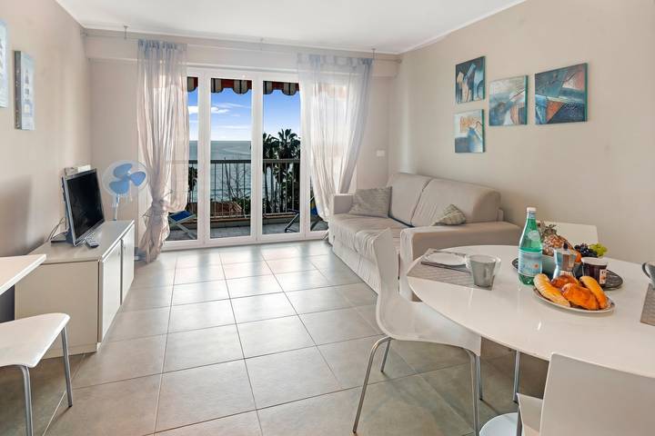 Appartement de vacances pour 6 personnes, avec Vue sur l’océan ainsi que Terrasse et Bassin pour enfant dans Le Clos du Peyronnet