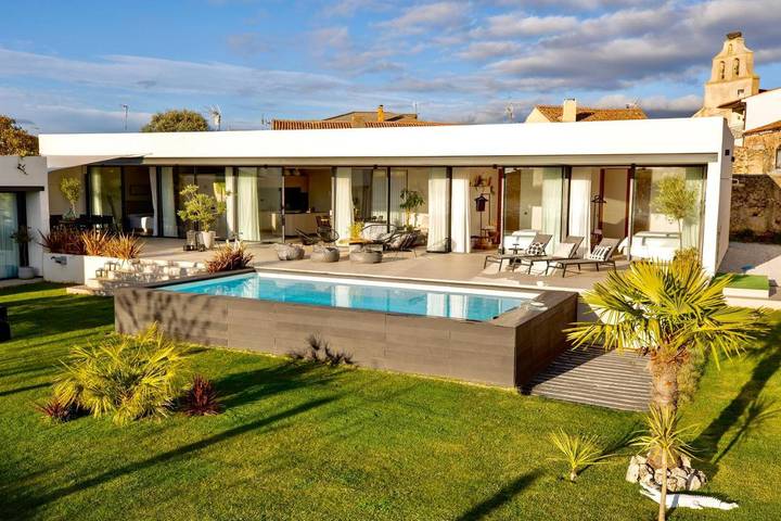 Chalet para 12 personas, con jardín además de vistas y piscina, Se admiten mascotas en Comarca de Ciudad Rodrigo