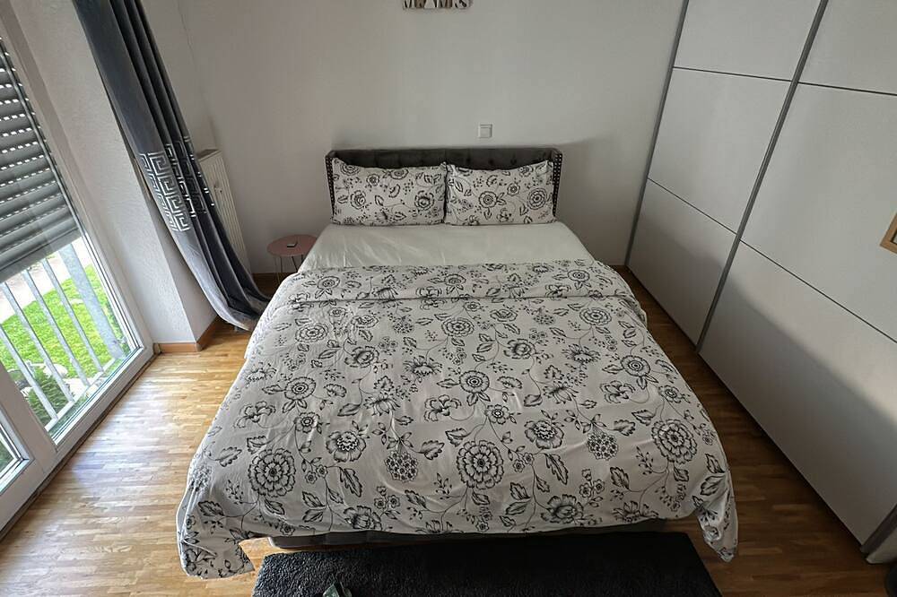 Entire apartment, Fantastic apartment with small terrace in the heart of Freiburg in Freiburg, Southern Black Forest