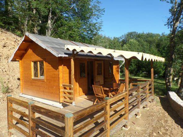 Camping pour 4 personnes, avec Terrasse ainsi que Jardin et Vue