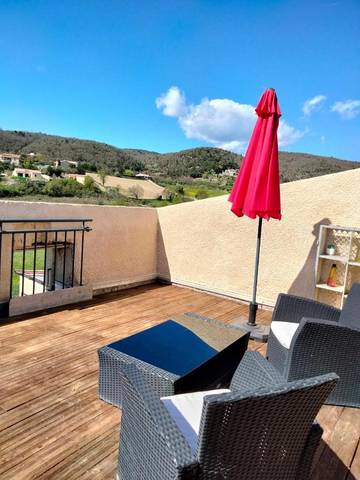 Chambre d’hôte pour 2 personnes, avec terrasse et vue, animaux acceptés à Chomérac