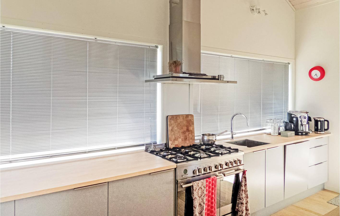 Ferienhaus für 10 Personen mit Garten in Fitjar