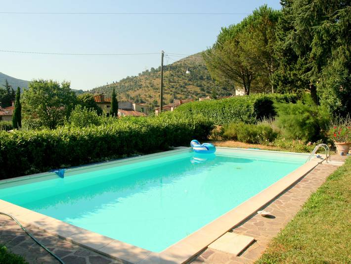 Gîte pour 6 personnes, avec terrasse ainsi que jardin et piscine, animaux acceptés