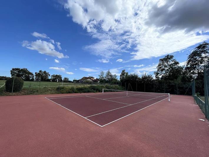 Location de vacances pour 10 personnes, avec piscine ainsi que jardin et vue à Genouilleux - 3