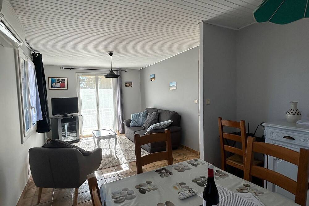 Einfamilienhaus auf großes Grundstück mit beheiztem Pool in Sarrians, Vaucluse