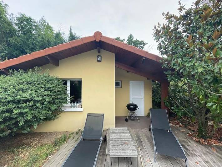 Location de vacances pour 2 personnes, avec Terrasse et Jardin à Chassieu