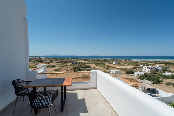 Apartamento Num Hotel 'Naxos Earth Suites Deluxe Double' com Vista Mar, Wi-Fi e Ar Condicionado in Naxos