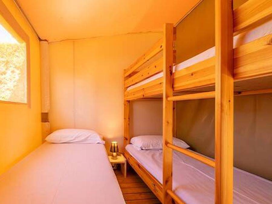 Camping La Croix du Vieux Pont - Tienda de lona y madera 5 personas - Eco Lodge | 2 Dormitorios | 4/5 Personas | Sin baño in Berny-Rivière, Aisne