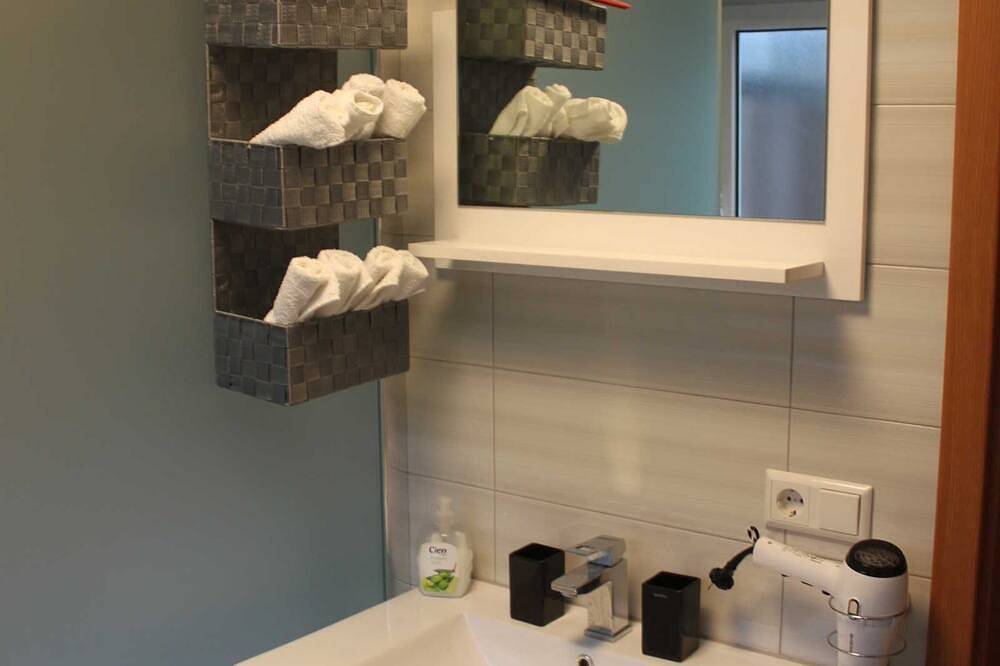 Gästehaus Schwien - Appartement 66 qm, voor max. 6 mensen. in Europa-Park, Rust