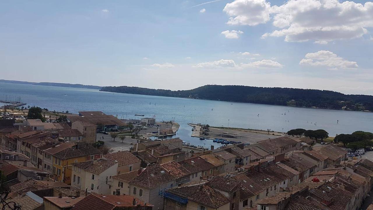 Appartement entier, Au pied du Baou in Saint-Chamas, Côte méditerranéenne (France)