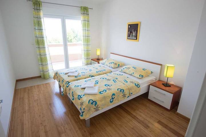 Villa pour 12 personnes, avec balcon et jardin à Slatine - 3
