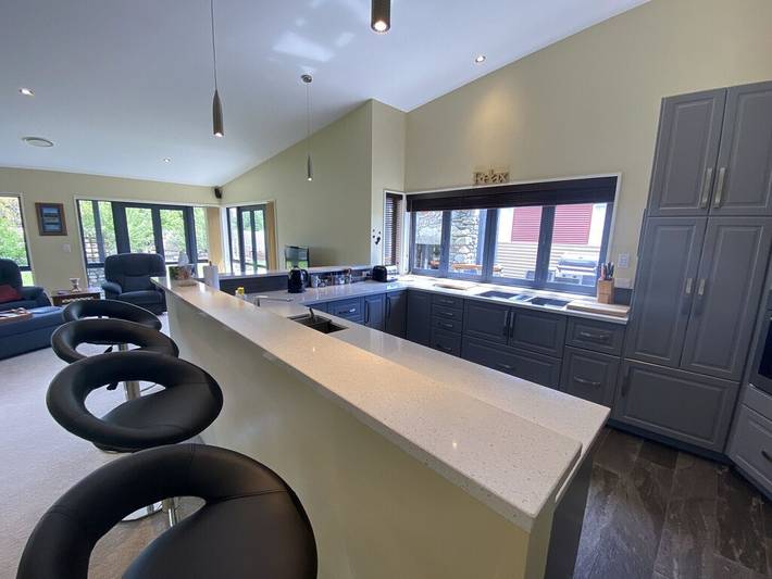 Holiday home for 8 people, with garden in Twizel