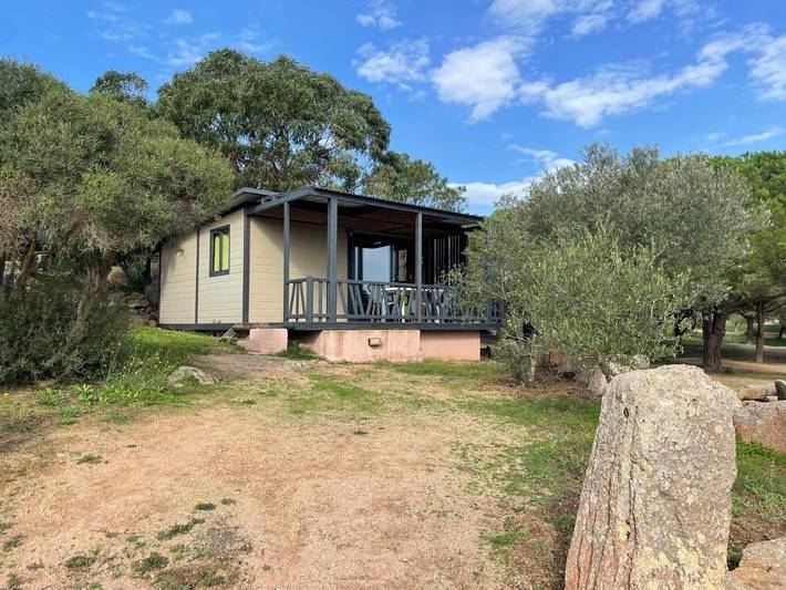 Camping voor 5 personen, with Terras and Tuin as well as Zwembad in Bonifacio