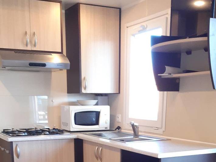 Mobil home pour 6 personnes, avec bassin pour enfant, animaux acceptés à Colombiers - 4