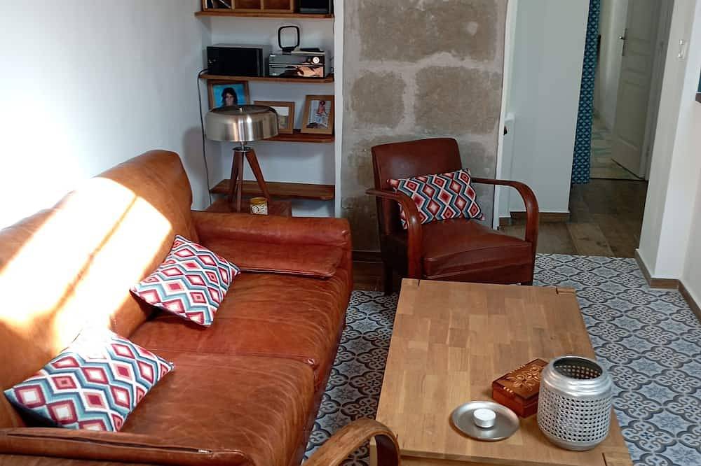 Entire apartment, Duplex La Terrasse Jasmin, 3 Chambres, au Coeur du Centre Historique de Mèze ! in Mèze, Côte d'Améthyste