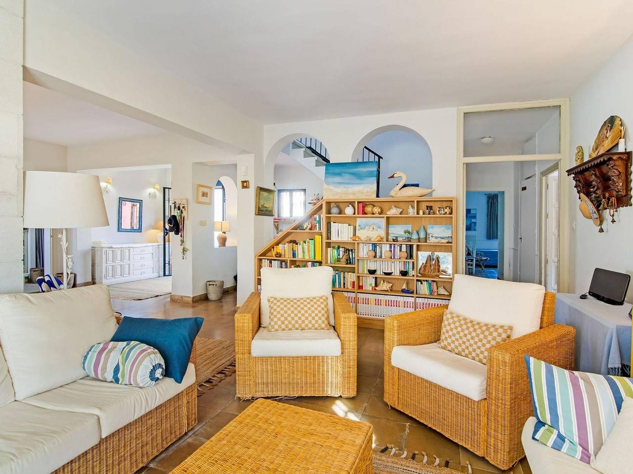 Superb beachfront villa with guest house 50m opposite in La Cala de Mijas, Mijas