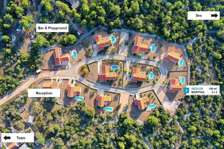 Villa pour 8 personnes, avec jardin et piscine, animaux acceptés à Stari Grad - 4