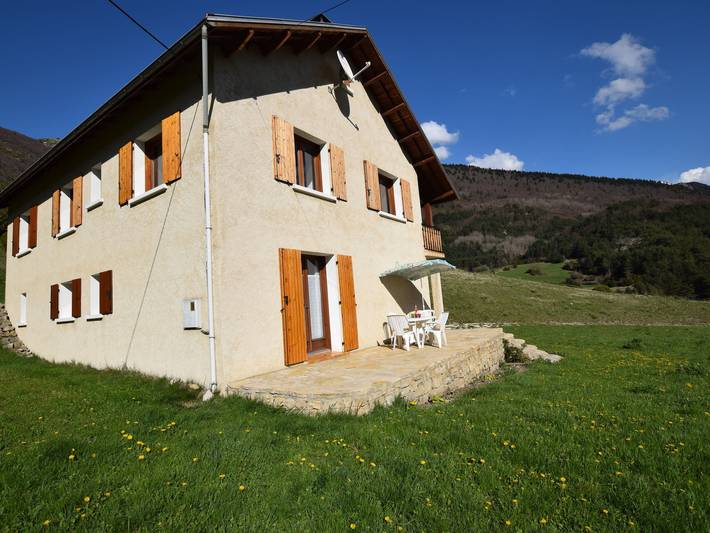 Gîte pour 2 personnes, avec Terrasse ainsi que Jardin et Vue à Lus-la-Croix-Haute
