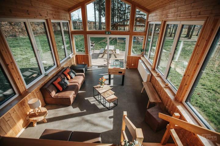 Location de vacances pour 28 personnes, avec Balcon et Jacuzzi ainsi que Terrasse et Jardin dans Xhoffraix