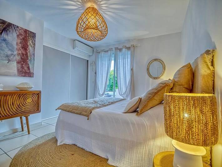 Gîte pour 6 personnes, avec jardin ainsi que vue et piscine, animaux acceptés dans Plage de l’Anse Vinaigri - 2