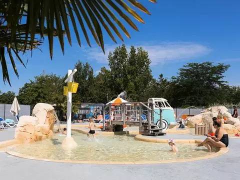 Camping pour 6 personnes, avec piscine à La Tranche-sur-Mer