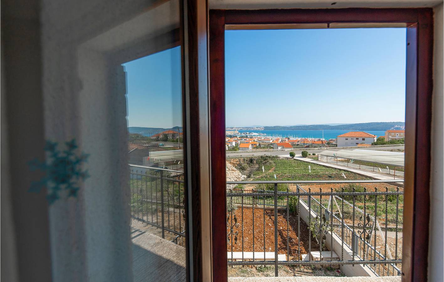 Stilvolle 2-Zimmer-Wohnung mit Terrasse in der Nähe von Trogir und dem Strand in Trogir, Split-Dalmatien