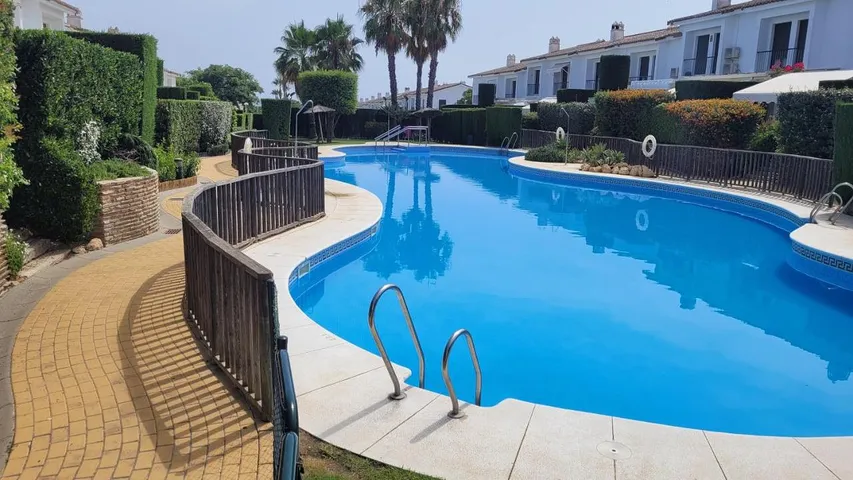 Maison de vacances pour 6 personnes, avec jardin ainsi que vue et piscine - 1