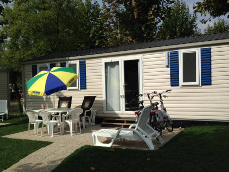 Camping Village Le Fayolan - Mobilhome 6 personnes - Riviera 860 3 Cd in Clairvaux-les-Lacs, Jura