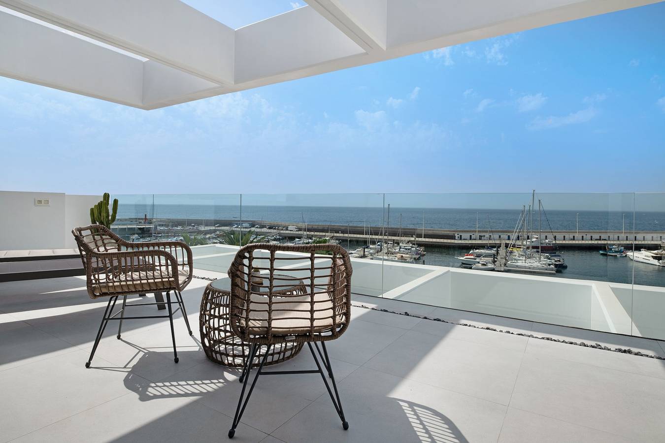 Ganze Wohnung, Ferienwohnung Suit Horizonte mit Meerblick, Whirlpool & Wlan in Puerto del Carmen, Tías