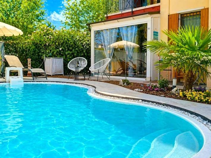 Gästehaus für 2 Personen, mit Ausblick und Pool sowie Garten - 1