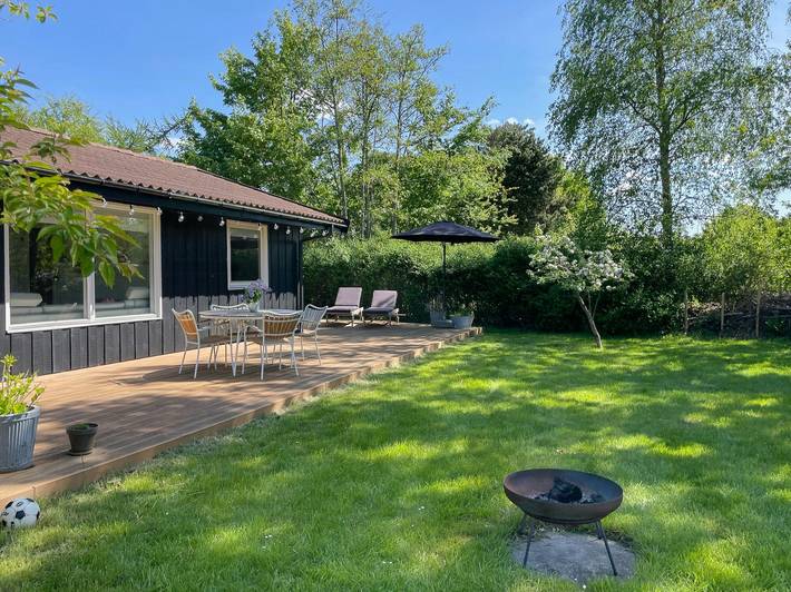 Ferieudlejning for 8 personer, med terrasse, husdyr tilladt i Reersø