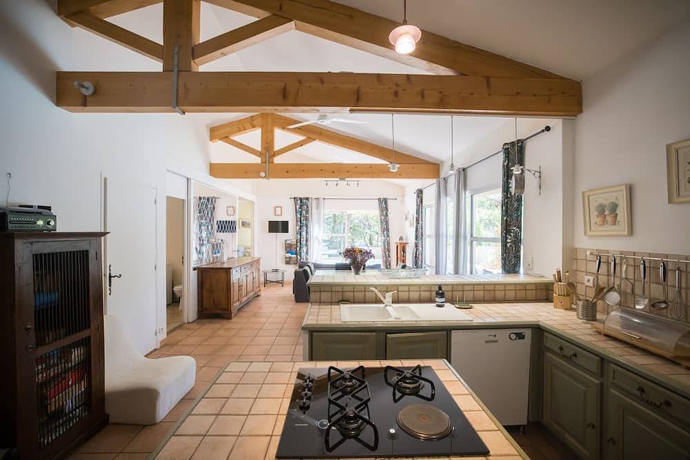 Family gite up to 6P with heated swimming pool in Castillon-du-Gard, Region de Nimes