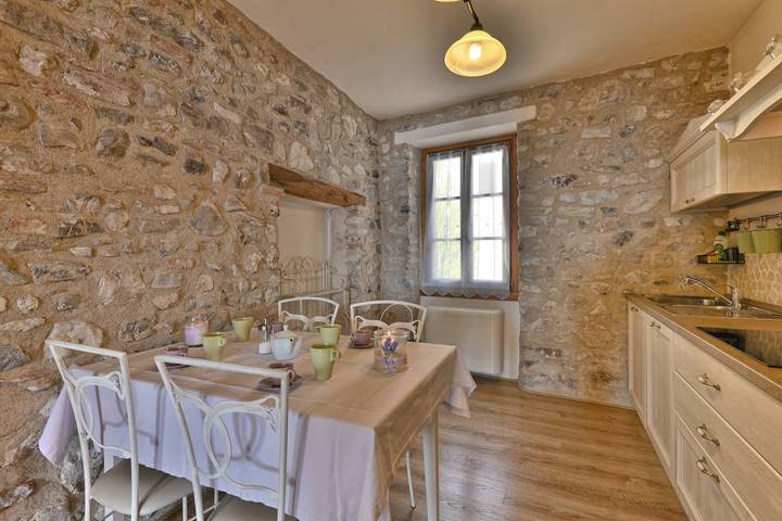 Ferienwohnung für 6 Personen, mit Whirlpool und Terrasse sowie Garten und Seeblick in Tignale - 3