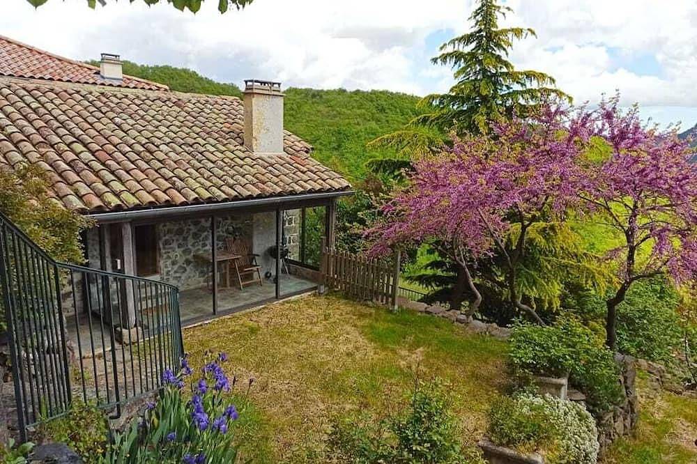 Gîte 2 personnes sur 2 niveaux in Pourchères, Parc naturel régional des Monts d'Ardèche