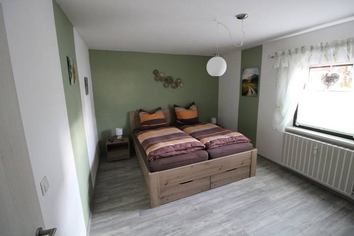 Ganze Wohnung, Apartment 'Ferienwohnung in ruhiger Lage' in Neustadt bei Coburg, Oberes Maintal - Coburger Land