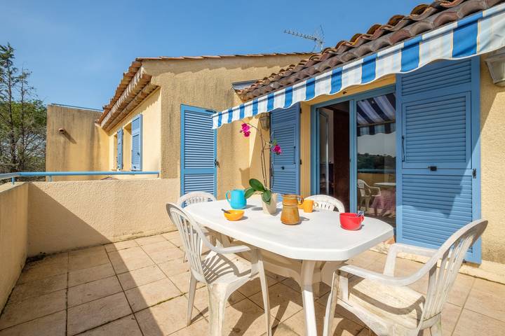 Appartamento intero, Villa "Numero 2" tranquilla con piscina privata e Wi-Fi ad alta velocità in Châteauneuf-Grasse, Costa mediterranea (Francia)