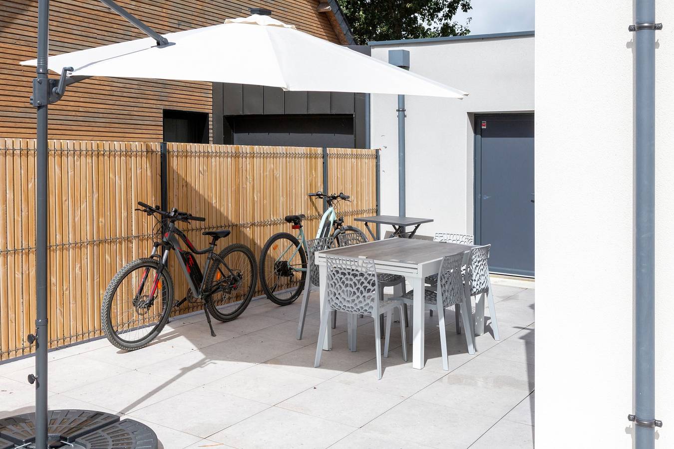 Ferienhaus 'Korñog Proche Plage' mit privater Terrasse, Wlan und Klimaanlage in Fouesnant, Côte de Cornouaille