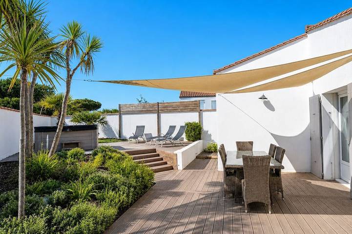 Villa pour 6 personnes, avec terrasse ainsi que jacuzzi et jardin - 1