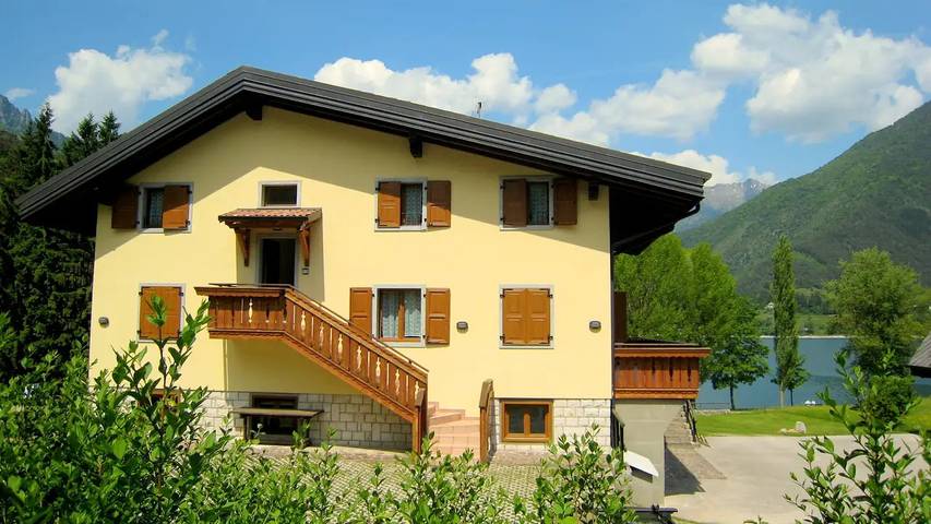 Ferienhaus mit Meerblick für 7 Personen, mit Garten