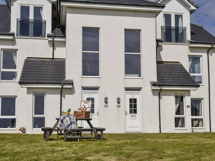 Log cabin for 4 people in Portpatrick