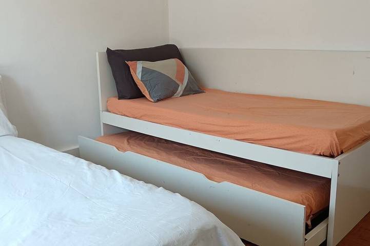 Gîte pour 8 personnes, avec jardin et terrasse à Bondy - 4